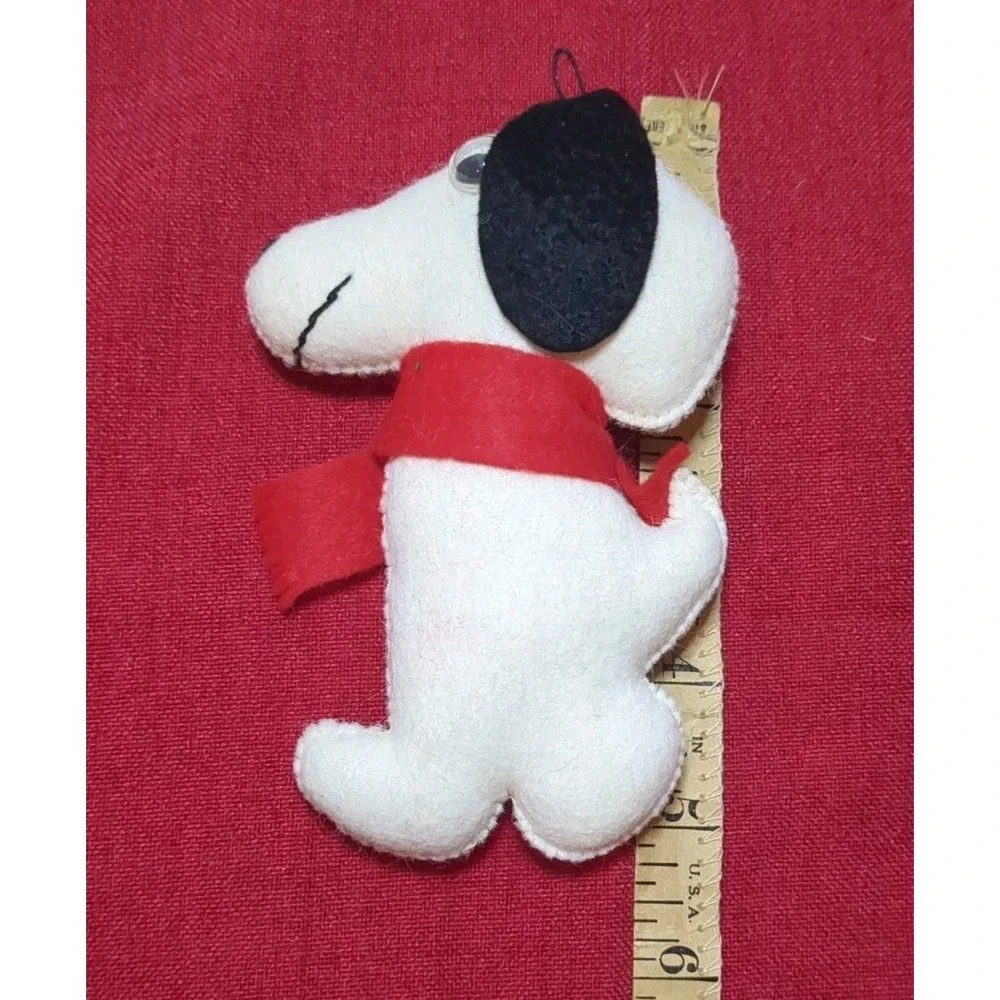 Vintage 1970s Peanuts Snoopy Dog in‎ Red Scarf Felt 5